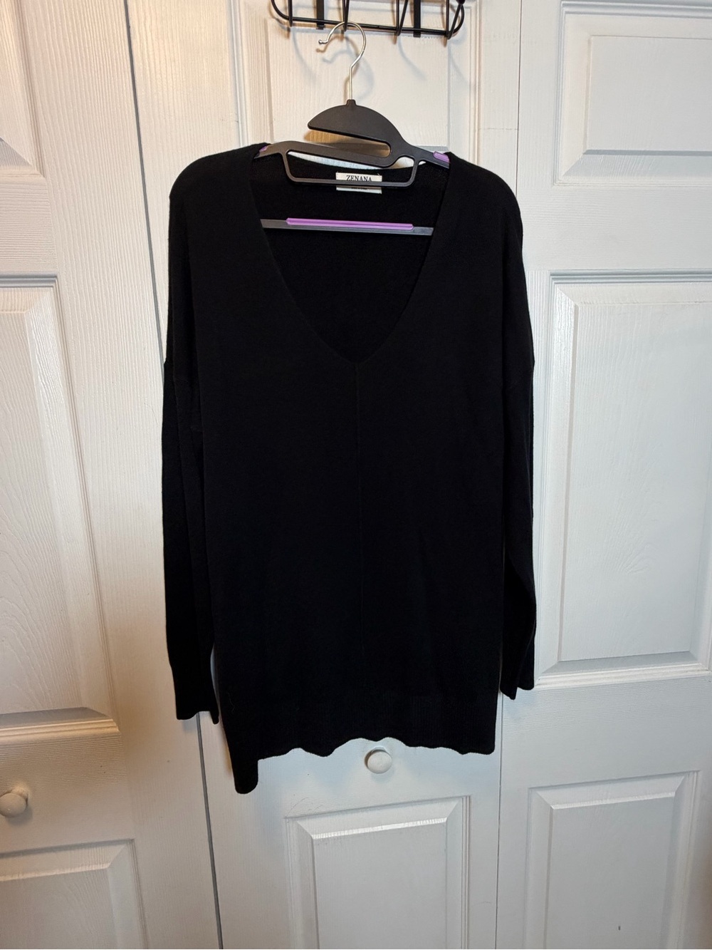 Zenana Black V-Neck Tunic Sweater L/XL Soft Lightweight Long Sleeve Oversized
